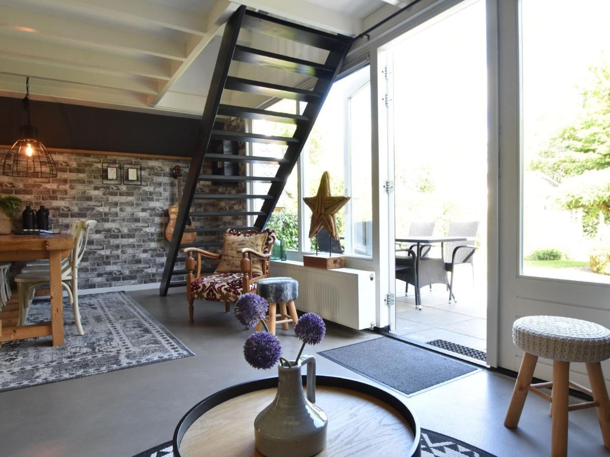 Balmy Holiday Home In Tuitjenhorn With Fenced Garden ภายนอก รูปภาพ